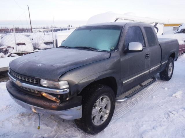 2GCEC19T9Y1273017 - 2000 CHEVROLET SILVERADO GRAY photo 2