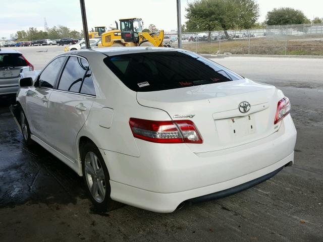 4T1BF3EK0AU514701 - 2010 TOYOTA CAMRY BASE WHITE photo 3