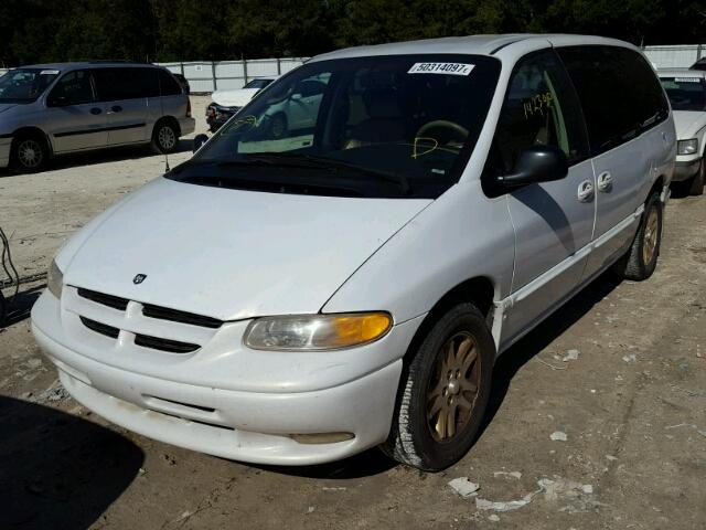 1B4GP54L0VB314946 - 1997 DODGE GRAND CARA WHITE photo 2