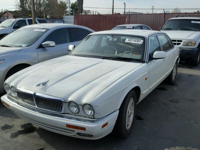 SAJHX1745SC749148 - 1995 JAGUAR XJ6 WHITE photo 2