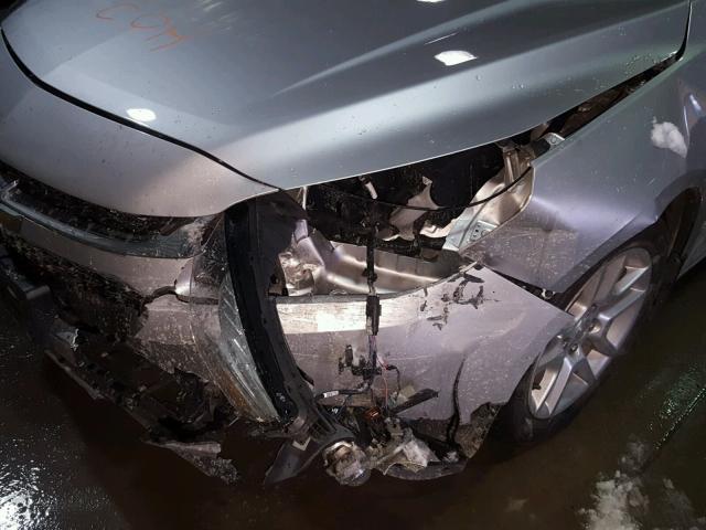 1G11C5SL9FU148691 - 2015 CHEVROLET MALIBU 1LT 银色 照片 9