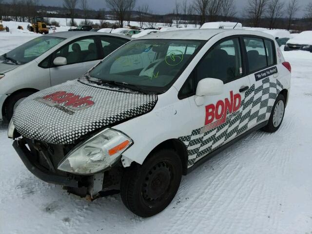 3N1BC1CPXAL390627 - 2010 NISSAN VERSA S WHITE photo 2