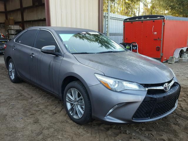 4T1BF1FKXGU186487 - 2016 TOYOTA CAMRY LE ნაცრისფერი ფოტო 1