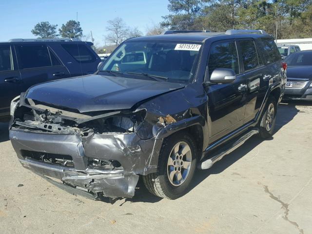 JTEZU5JR8A5006974 - 2010 TOYOTA 4RUNNER SR GRAY photo 2