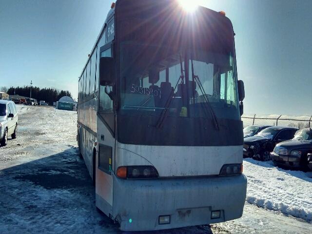 1M8EDM7A9GP040886 - 2002 DUPO BUS SILVER photo 1