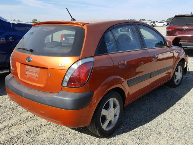 KNADE163666151499 - 2006 KIA RIO 5 ORANGE photo 4