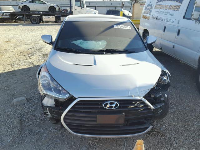 KMHTC6AE8DU101069 - 2013 HYUNDAI VELOSTER T SILVER photo 9