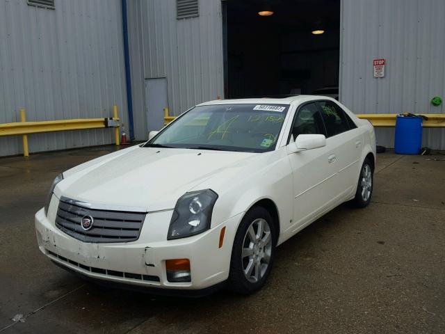 1G6DP577760138613 - 2006 CADILLAC CTS HI FEA WHITE photo 2