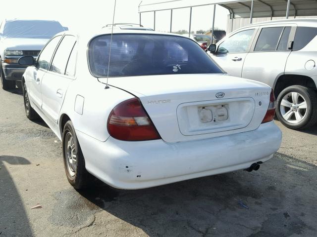 KMHCF24F1VU777000 - 1997 HYUNDAI SONATA BAS WHITE photo 3