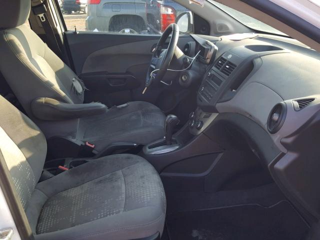 1G1JA6SHXC4108199 - 2012 CHEVROLET SONIC LS 白色 照片 5