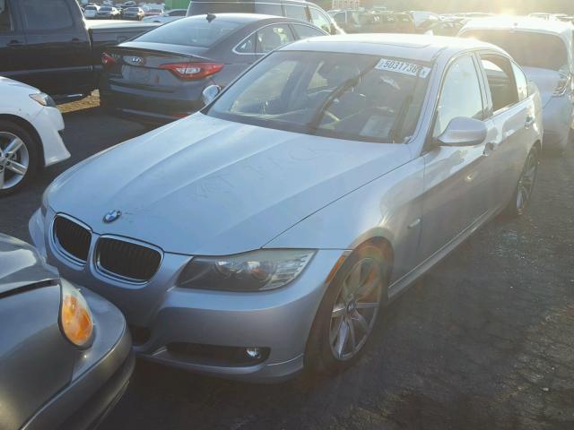 WBAPH53559A435757 - 2009 BMW 328 I SULE SILVER photo 2