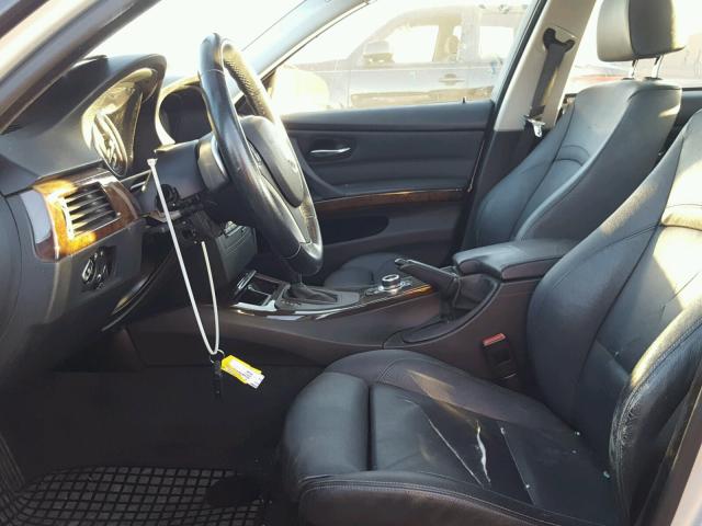 WBAPH53559A435757 - 2009 BMW 328 I SULE SILVER photo 5