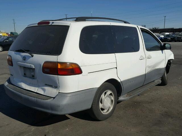 4T3ZF13C0YU286814 - 2000 TOYOTA SIENNA LE WHITE photo 4