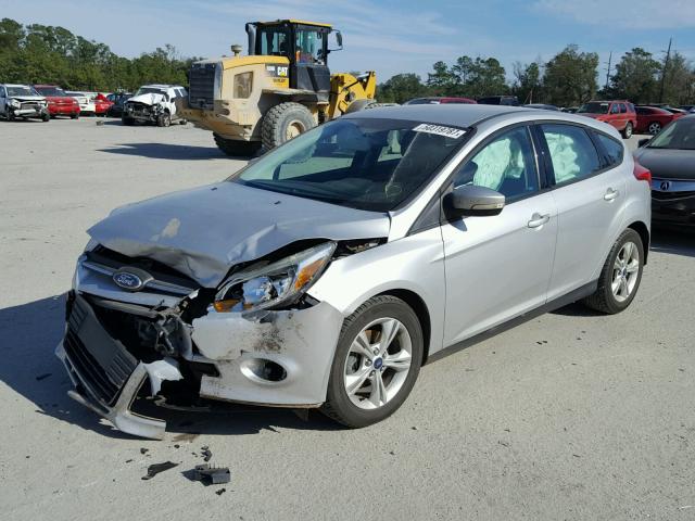 1FADP3K27DL259298 - 2013 FORD FOCUS SE SILVER photo 2