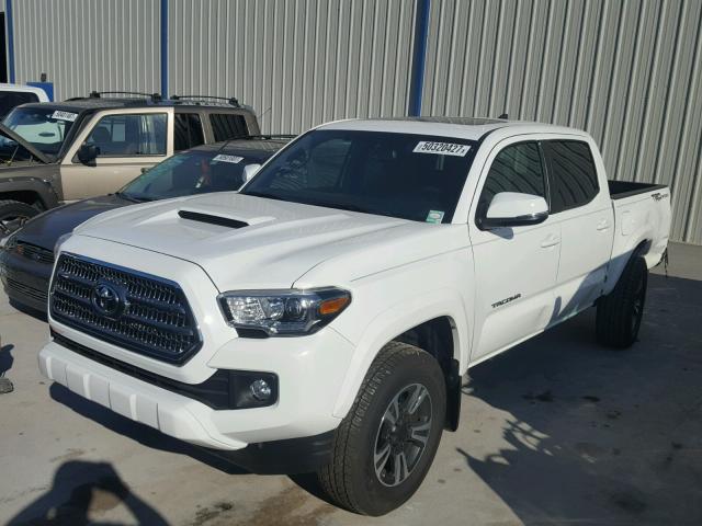 5TFAZ5CN5HX052290 - 2017 TOYOTA TACOMA DOU WHITE photo 2