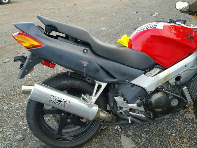 JH2RC4603YM200427 - 2000 HONDA VFR800 F1 RED photo 6