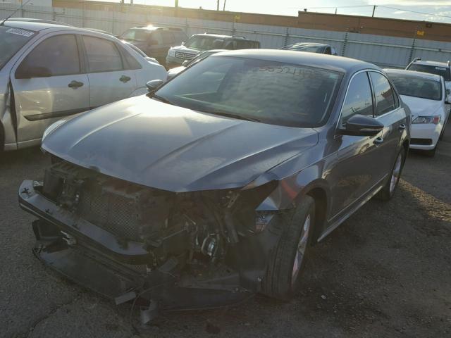 1VWAT7A30HC016736 - 2017 VOLKSWAGEN PASSAT S رمادي صورة 2