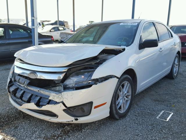 3FAHP0GA2CR333744 - 2012 FORD FUSION S WHITE photo 2