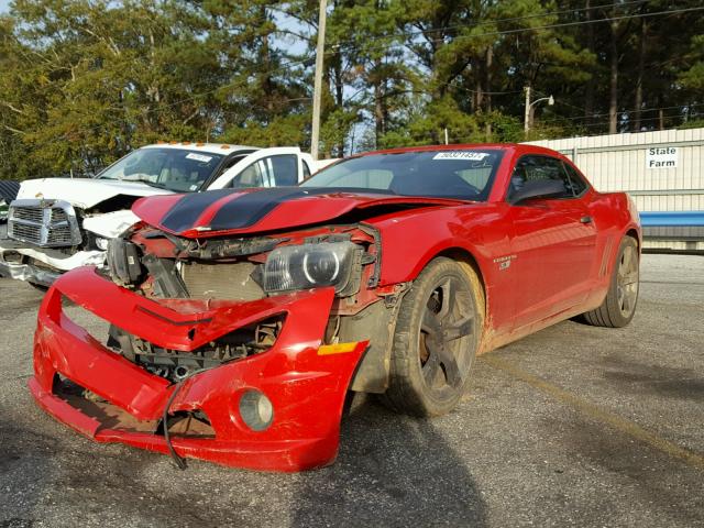 2G1FK1EJ4A9112201 - 2010 CHEVROLET CAMARO SS RED photo 2