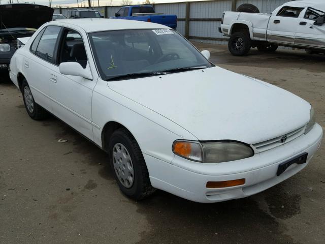 4T1BG12K5TU790235 - 1996 TOYOTA CAMRY DX WHITE photo 1