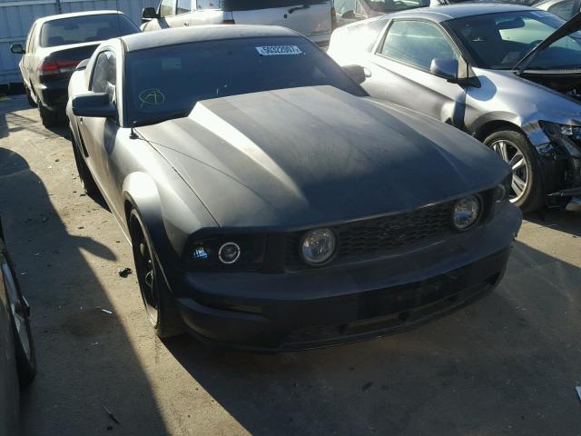 1ZVHT82H285183523 - 2008 FORD MUSTANG GT BLACK photo 1