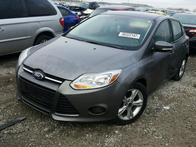 1FADP3K29EL284270 - 2014 FORD FOCUS SE GRAY photo 2