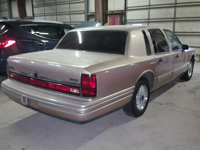 1LNLM81W0PY631633 - 1993 LINCOLN TOWN CAR E BEIGE photo 4