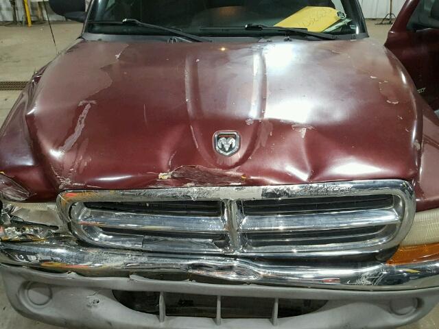 1B7GL2AN4YS607885 - 2000 DODGE DAKOTA QUA MAROON photo 7