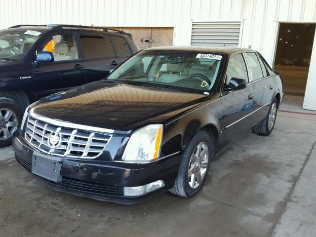 1G6KD57Y16U111120 - 2006 CADILLAC DTS BLACK photo 2