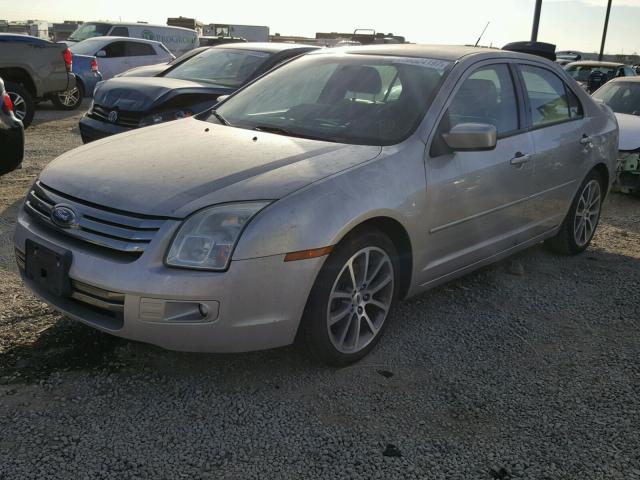 3FAHP07Z78R236438 - 2008 FORD FUSION SE SILVER photo 2