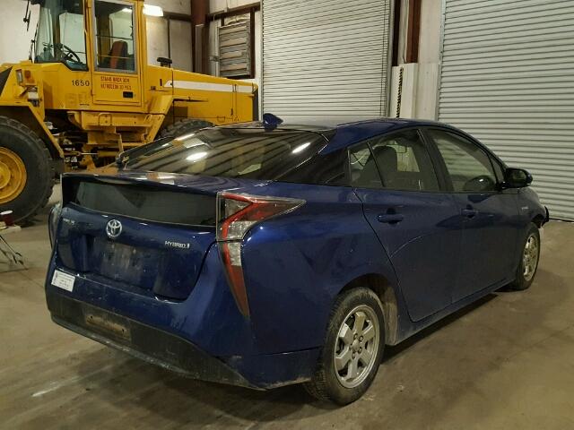 JTDKARFU5H3529832 - 2017 TOYOTA PRIUS BLUE photo 4