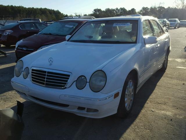 WDBJF65J1YB107483 - 2000 MERCEDES-BENZ E 320 WHITE photo 2