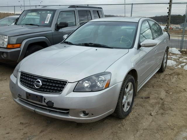 1N4AL11D25C253335 - 2005 NISSAN ALTIMA S SILVER photo 2