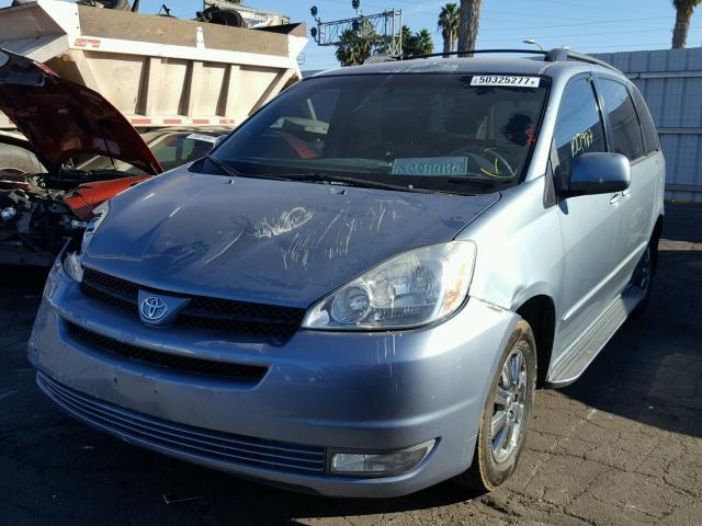 5TDZA22C05S310046 - 2005 TOYOTA SIENNA XLE BLUE photo 2