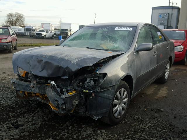 4T1BE32K95U509073 - 2005 TOYOTA CAMRY LE GRAY photo 2