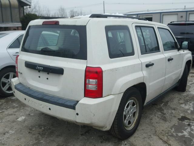 1J8FF28W28D688643 - 2008 JEEP PATRIOT SP WHITE photo 4