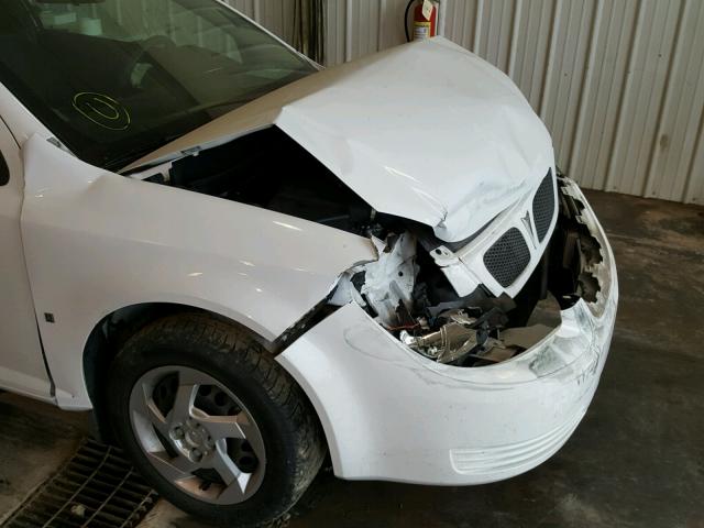 1G2AL18F487239441 - 2008 PONTIAC G5 WHITE photo 9