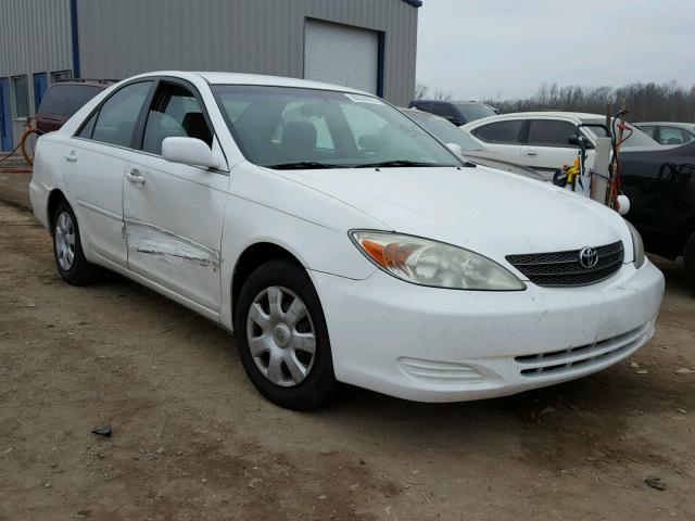 4T1BE32K22U044325 - 2002 TOYOTA CAMRY LE WHITE photo 1