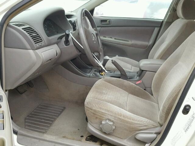 4T1BE32K22U044325 - 2002 TOYOTA CAMRY LE თეთრი ფოტო 5