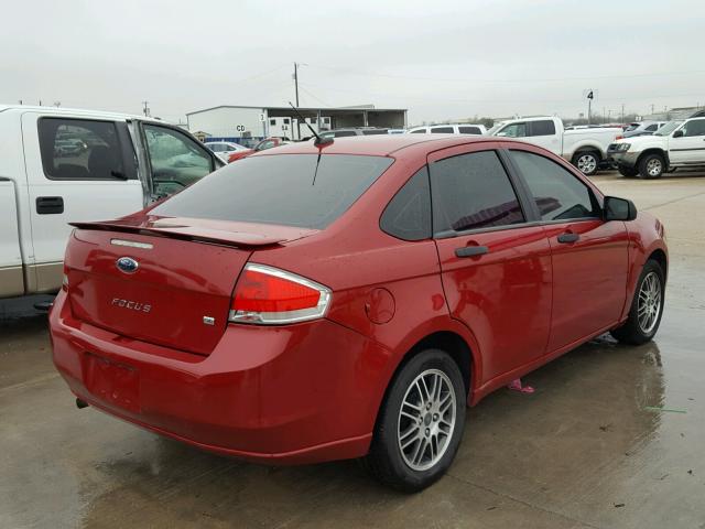 1FAHP3FN6BW183087 - 2011 FORD FOCUS SE RED photo 4