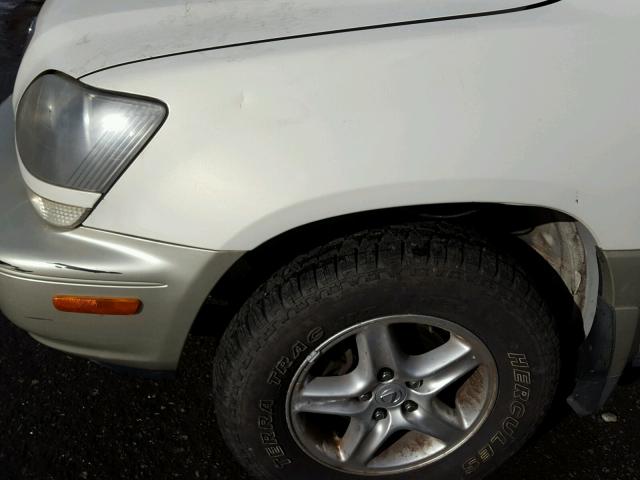 JT6HF10U0Y0110866 - 2000 LEXUS RX 300 WHITE photo 9