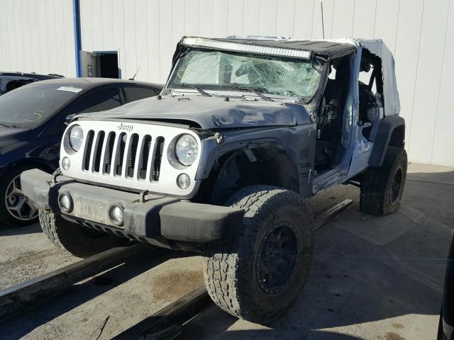 1C4HJWDG2FL528656 - 2015 JEEP WRANGLER U SILVER photo 2