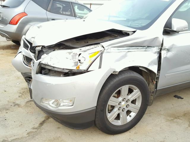 1GNKRGED6BJ393512 - 2011 CHEVROLET TRAVERSE L SILVER photo 9