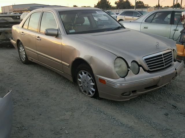 WDBJF65J8YB076328 - 2000 MERCEDES-BENZ E 320 BROWN photo 1