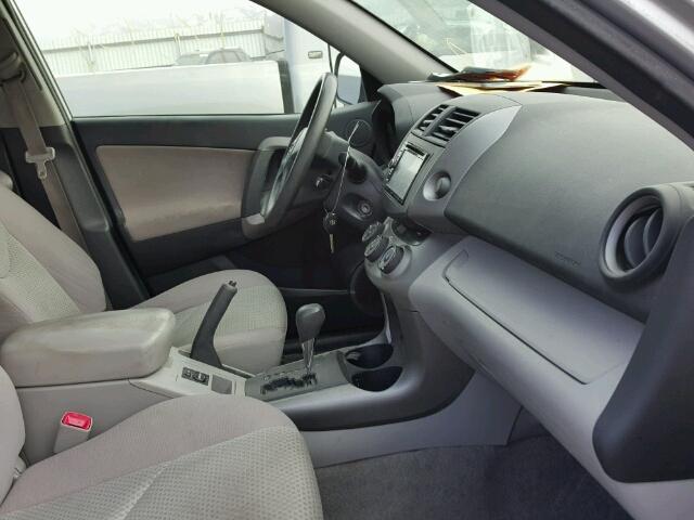 JTMBK33V385045976 - 2008 TOYOTA RAV4 SILVER photo 5