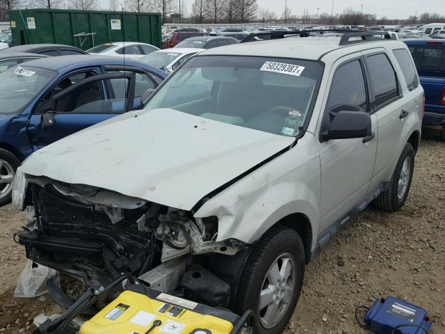 1FMCU02769KD00327 - 2009 FORD ESCAPE XLS WHITE photo 2