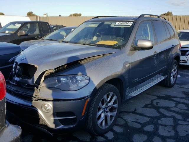 5UXZV4C57CL752366 - 2012 BMW X5 XDRIVE3 GRAY photo 2