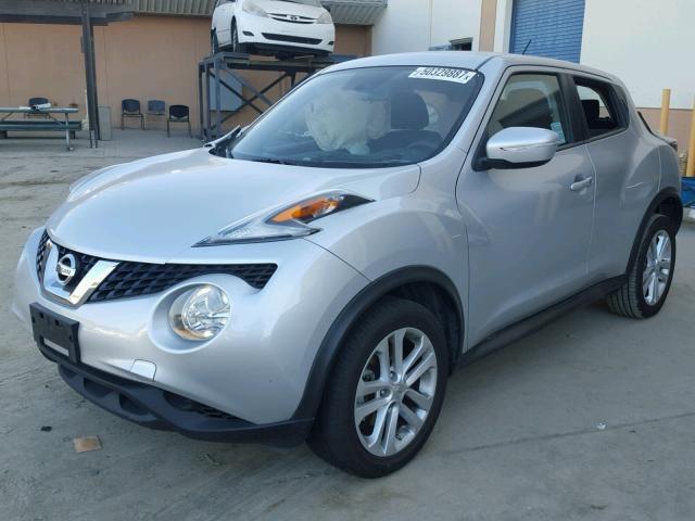 JN8AF5MR9GT604927 - 2016 NISSAN JUKE S SILVER photo 2