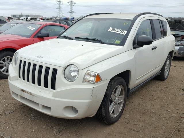 1J8FF47W28D616550 - 2008 JEEP COMPASS SP WHITE photo 2