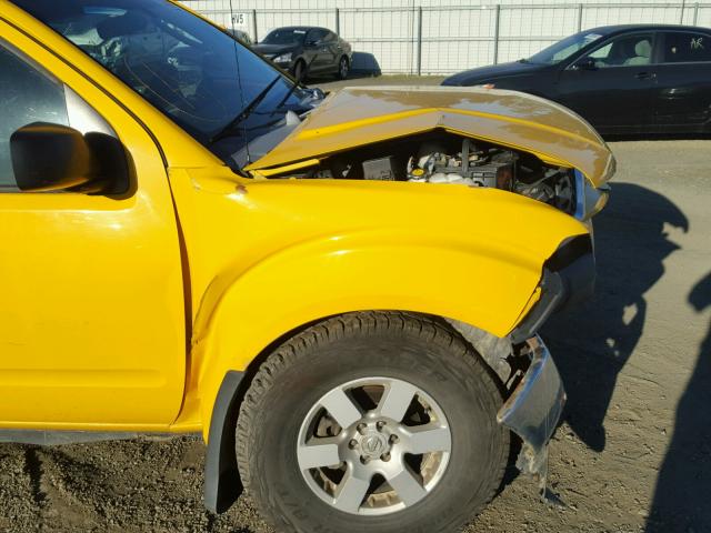 1N6AD06W55C408985 - 2005 NISSAN FRONTIER K YELLOW photo 9